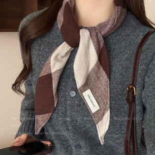 美拉德复古格子软糯丝巾女秋冬高级感围巾三角巾新款保暖系脖配饰