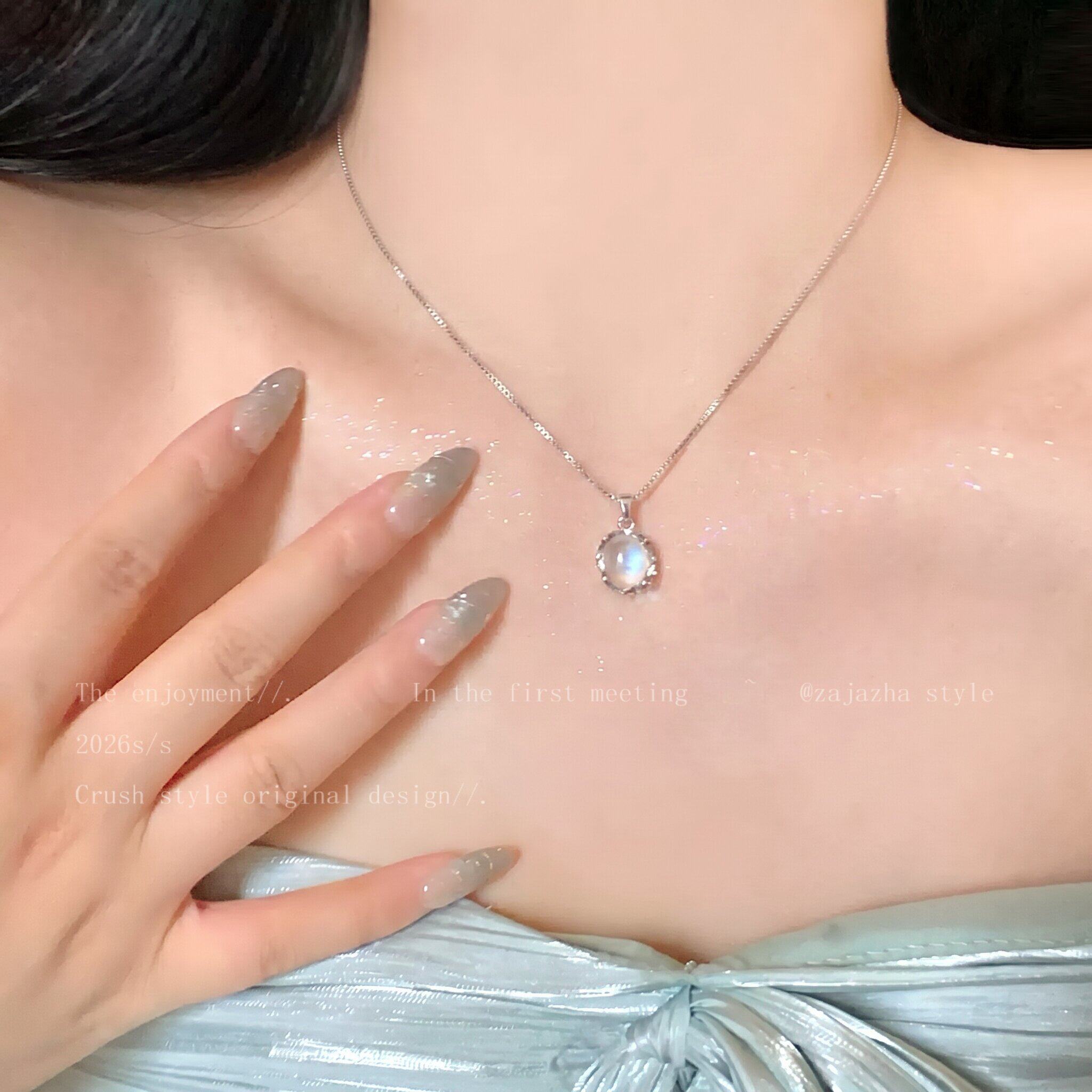 精致猫眼石吊坠项链女2026新款高级感气质锁骨链小众轻奢百搭配饰图片