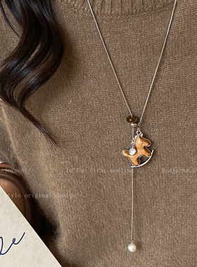 木质小马吊坠项链女2025新款秋冬