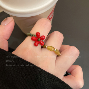 一眼心动~红色小花弹力串珠戒指女秋冬小众设计叠戴巨好看食指戒
