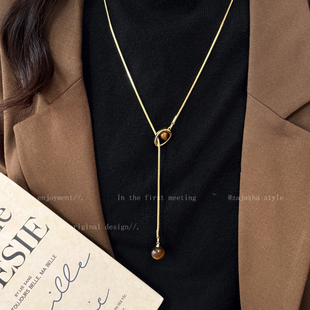 秋冬美拉德虎眼石抽拉吊坠项链女款2026新款大气高档高级感毛衣链