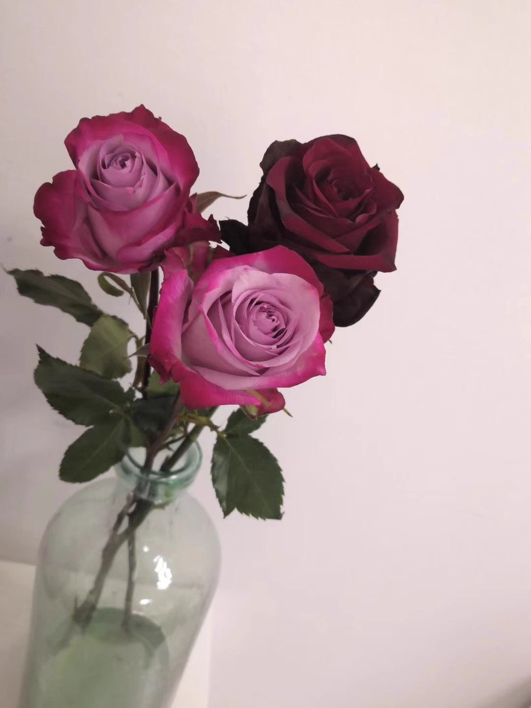 一片深紫（DeepPurple）紫红色