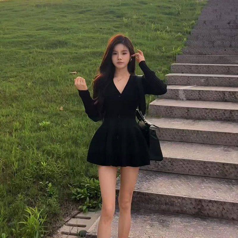 法式感时髦端庄大气长袖连衣裙子女新款秋冬辣妹钓系优雅约会短裙
