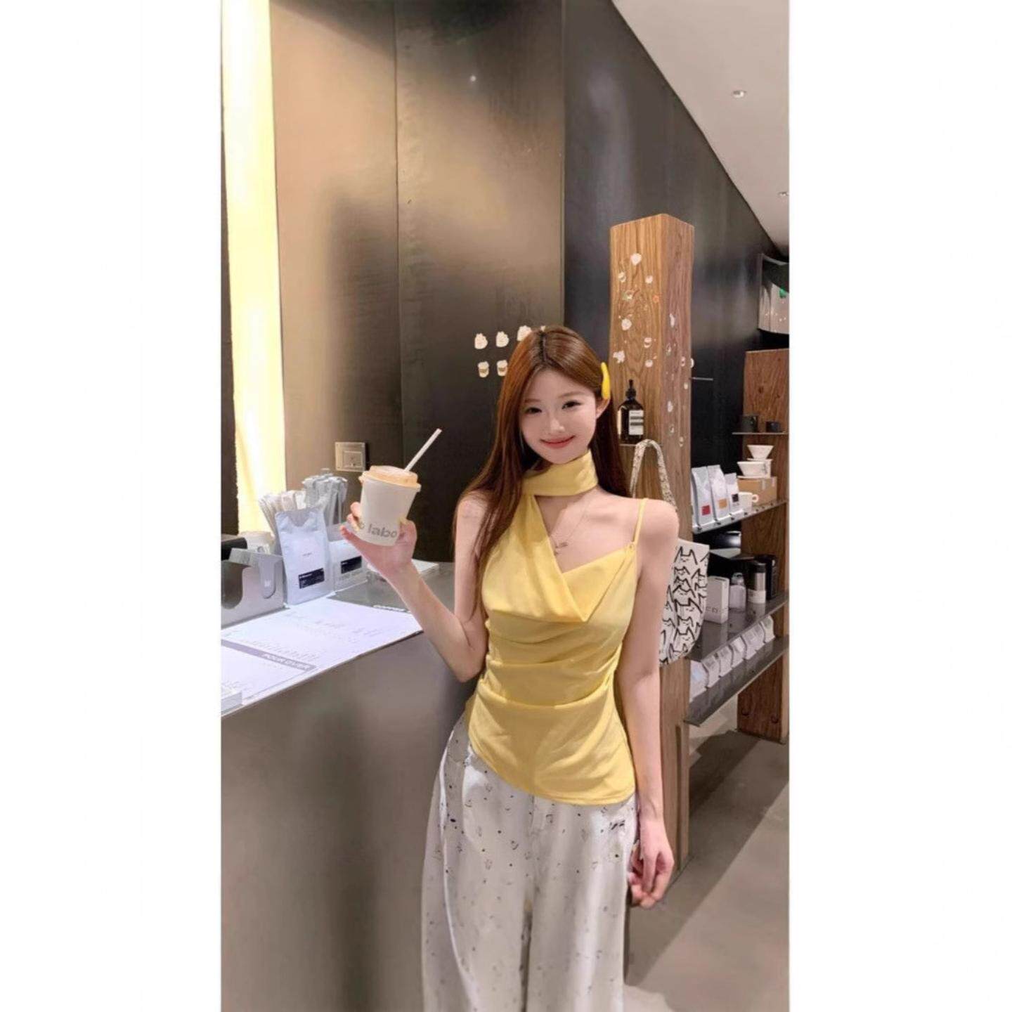 黄色飘带荡领吊带背心女夏季褶皱修身袖外穿设计感辣妹上衣简约风
