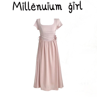 粉色法式气质温柔连衣裙女方领正肩短袖长裙夏季收腰修身显瘦裙子