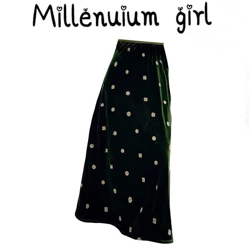 复古松紧腰休闲半身裙女秋冬新款高级感丝绒刺绣宽松时尚洋气长裙