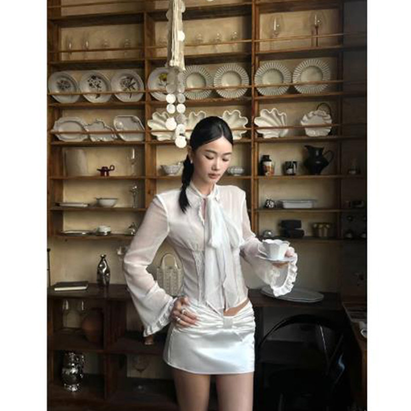 收腰长袖短款上衣女甜美2026