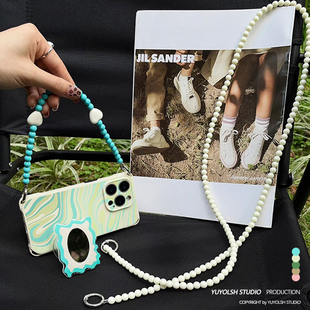 水纹荡漾~原创气质珍珠链条适用苹果16Pro手机壳斜挎背小米15ultra撞色波纹镜子支架华为mate70Pro手提防摔