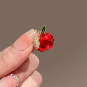韩版 扣 镶钻红苹果胸针女搭配珐琅复古大衣毛衣防走光扣气质开衫