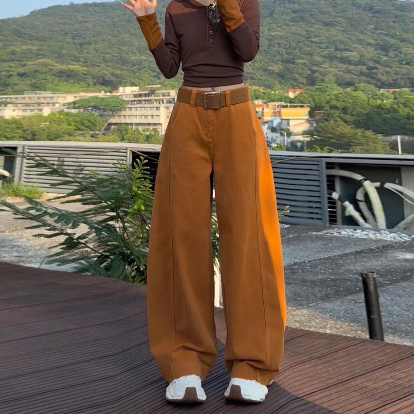 橘色弯刀阔腿牛仔裤女秋冬2025新款设计感时尚宽松显瘦直筒拖地裤