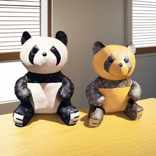 皮质熊猫玩偶小熊公仔儿童生日礼物客厅装饰摆件娃娃