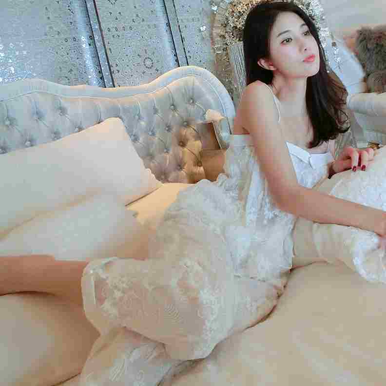 新款刘美人刘钰懿白色真丝绣花吊带睡衣两件套装女甜美性感家居服
