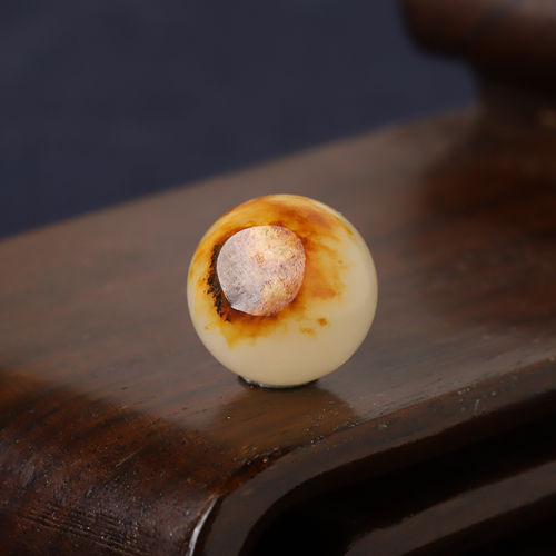 新疆和田玉籽料红皮白玉圆珠单珠