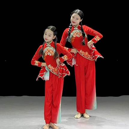 儿童红色秧歌演出服东北喜庆腰鼓服中国风扇子舞蹈表演服