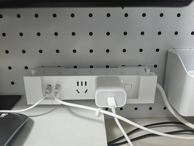 适用五金少女金属圆孔洞洞板配件 洞洞板配件 通用插座插排支架