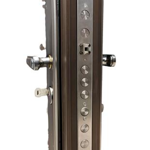 一门一景四毫米铝板雕刻铸铝门氟碳漆咖啡棕色指纹锁正反面
