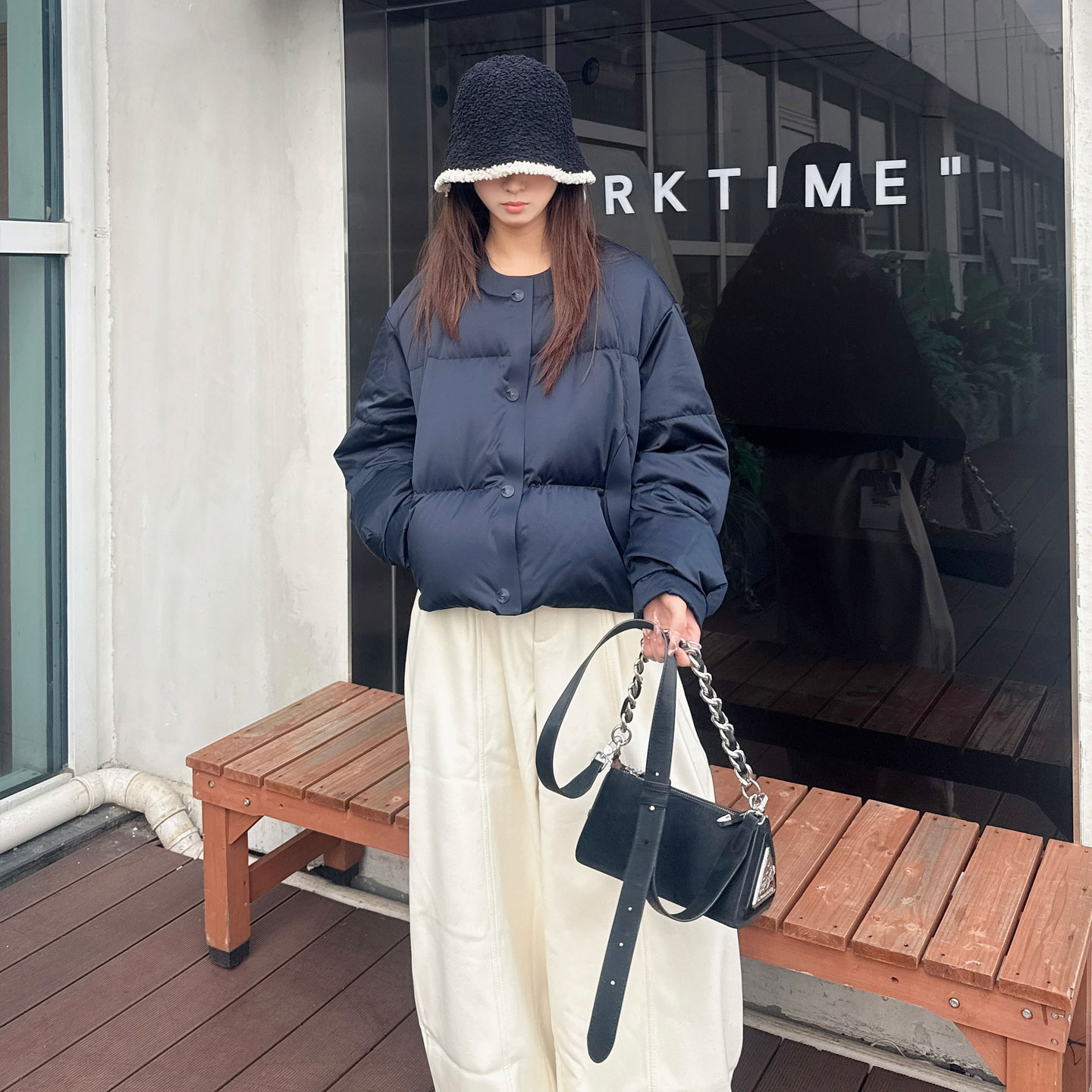 通勤风圆领设计短款女士羽绒服