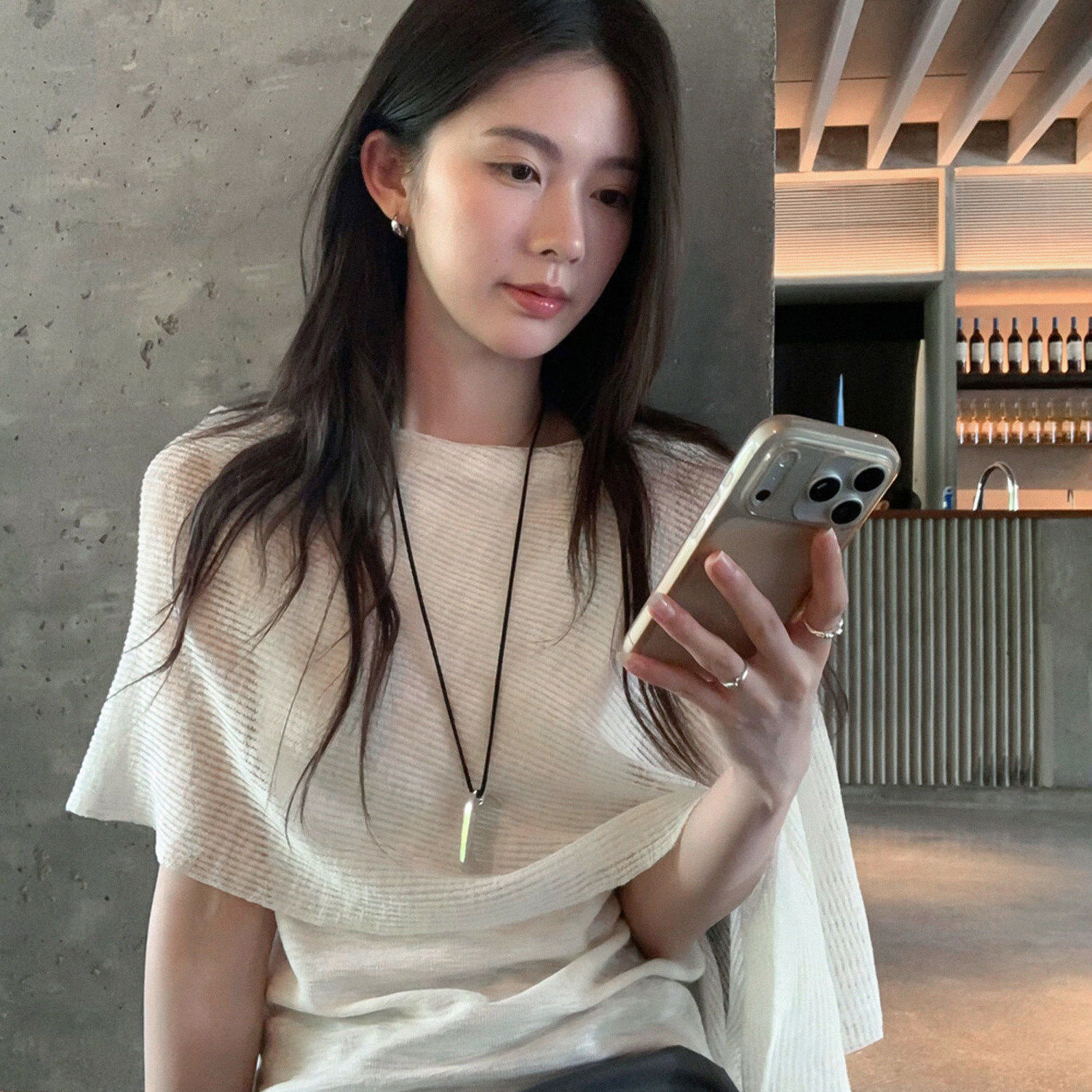 韩系设计感斜肩针织衫女图片