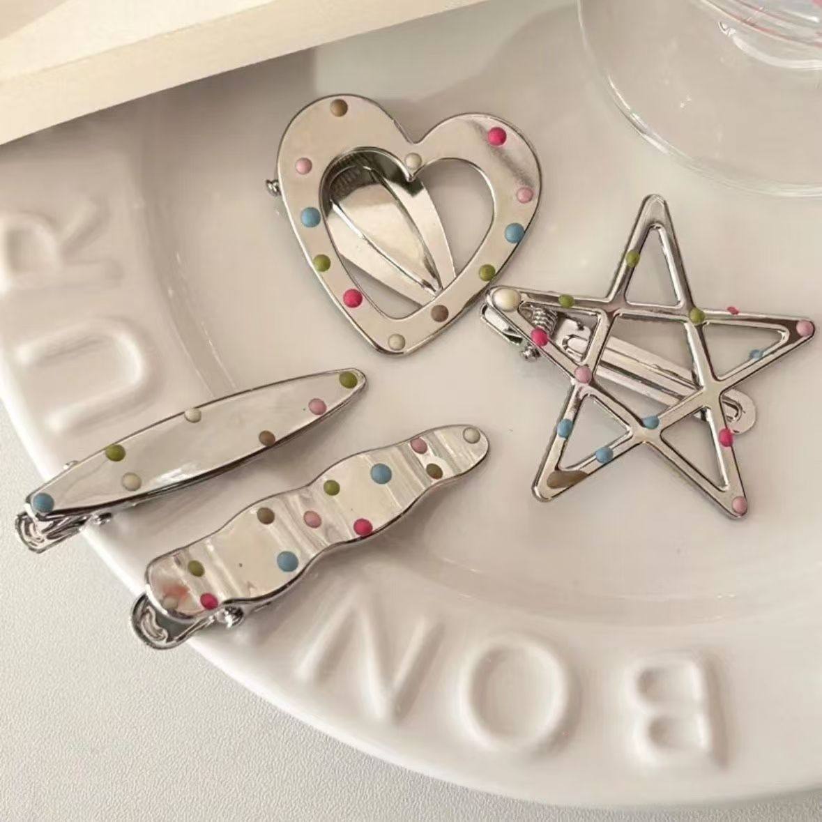 彩色波点爱心金属女头饰水滴鸭嘴侧边刘海夹子百搭银色系前额发卡,饰品/流行首饰/时尚饰品新,发饰,淘宝优惠券,粉丝福利购,淘宝优惠卷