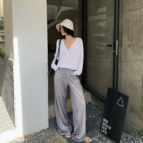 十三粥 08/05 19:30新品上新 半醒灰调 时尚猫须纹低腰阔腿休闲裤