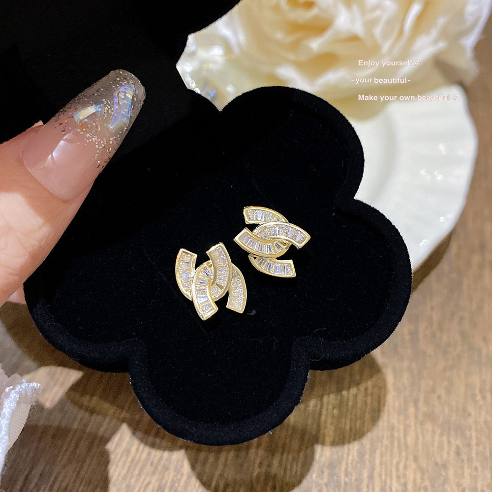 银针气质轻奢小香风锆石耳钉小众高级感新款耳饰百搭精致甜美耳环