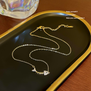 18k金个性鱼骨头小众项链钛钢法式甜美俏皮吊坠气质简约锁骨链女