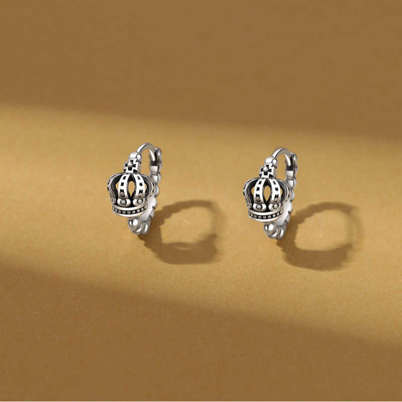 纯银耳环女复古时尚皇冠设计耳圈个性潮流通勤简约百搭精致银耳扣