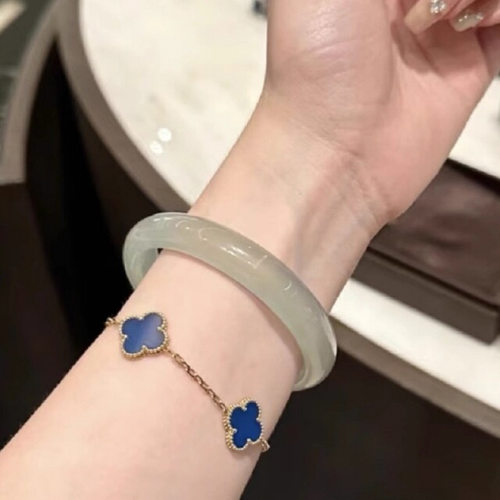 冰种手镯油青色玛瑙玉髓细款圆条