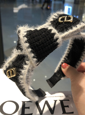 黑白简约毛绒蝴蝶结CD头箍带齿防滑布艺压发发卡打结气质冬新款