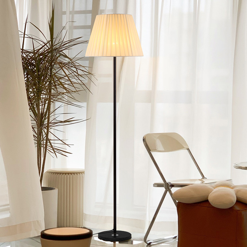 落地灯卧室客厅简约现代氛围网红美容主播拍照温馨床头灯立式台灯