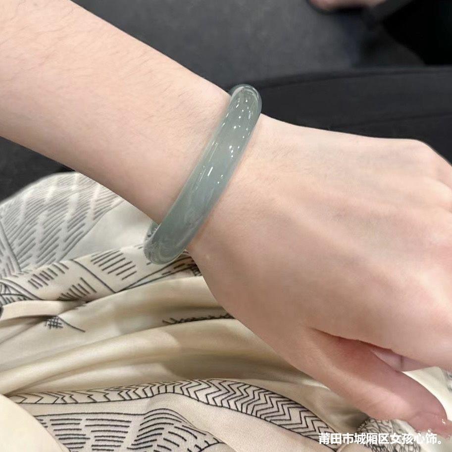 2025天然缅甸老坑翡翠玉手镯少女款冰种翡翠色玉镯正圈油青玉镯送