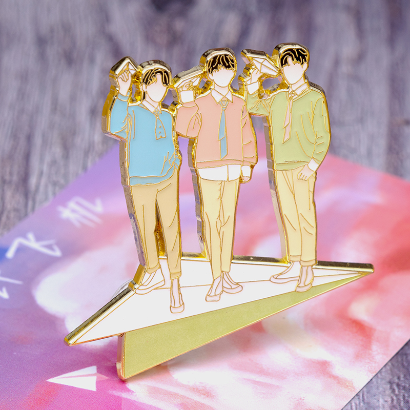 马嘉祺宋亚轩张真源夜光徽章