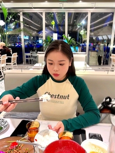 「夏季4折」Chestnut栗之语印花亲肤插肩弹性长袖t恤