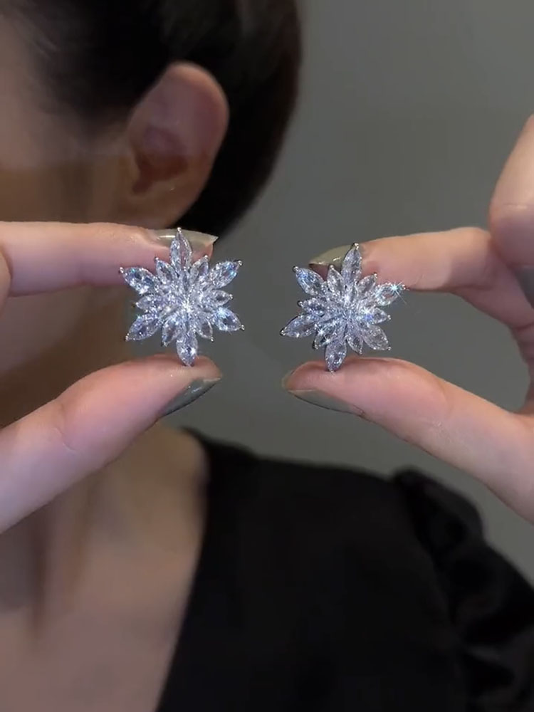 重工冰透水晶雪花银针耳钉
