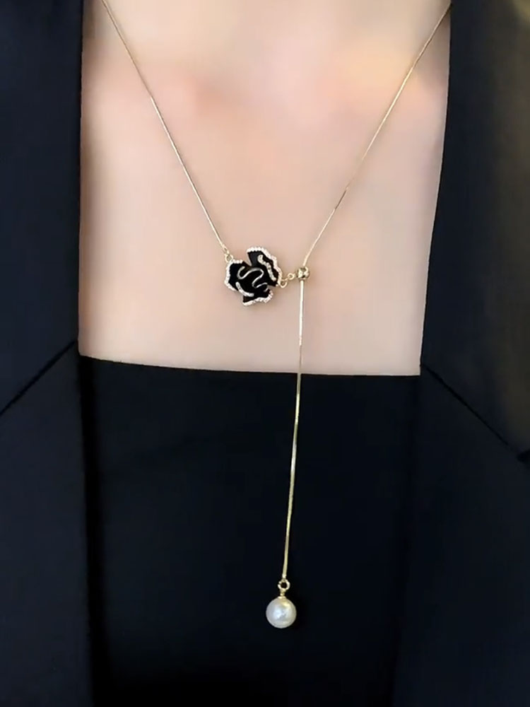 镶钻黑色山茶花项链女