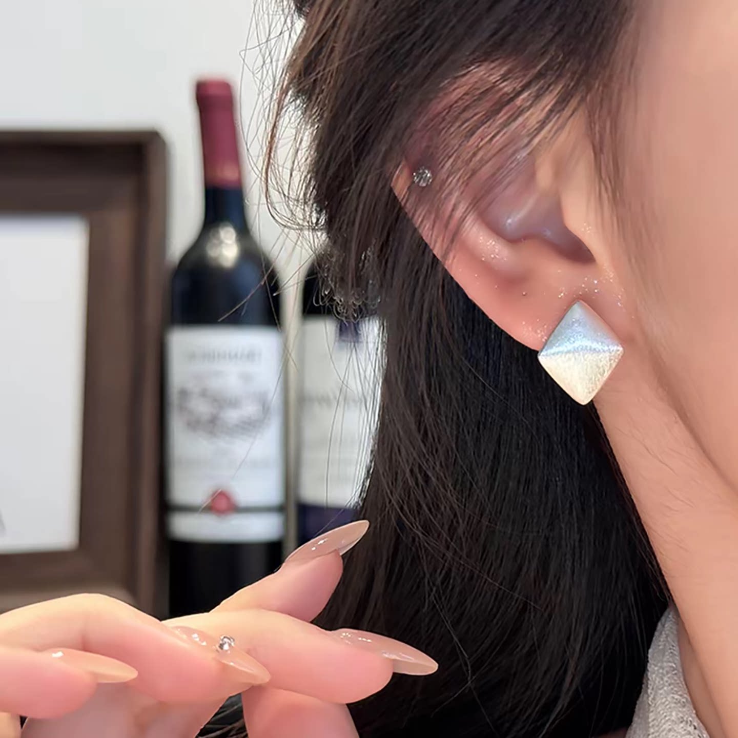 白色拉丝几何菱形金属耳钉