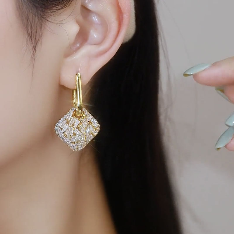 网红铜合金满锆菱形方块耳环女