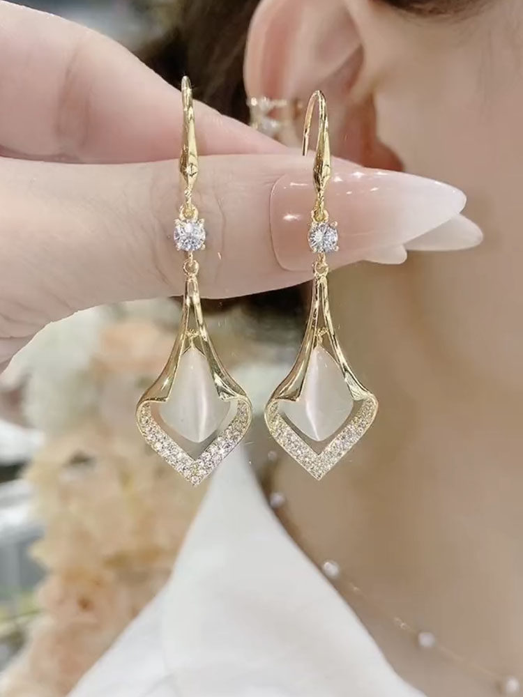 气质天使之泪猫眼石水滴耳环2023年新款潮精致百搭高级感耳饰女