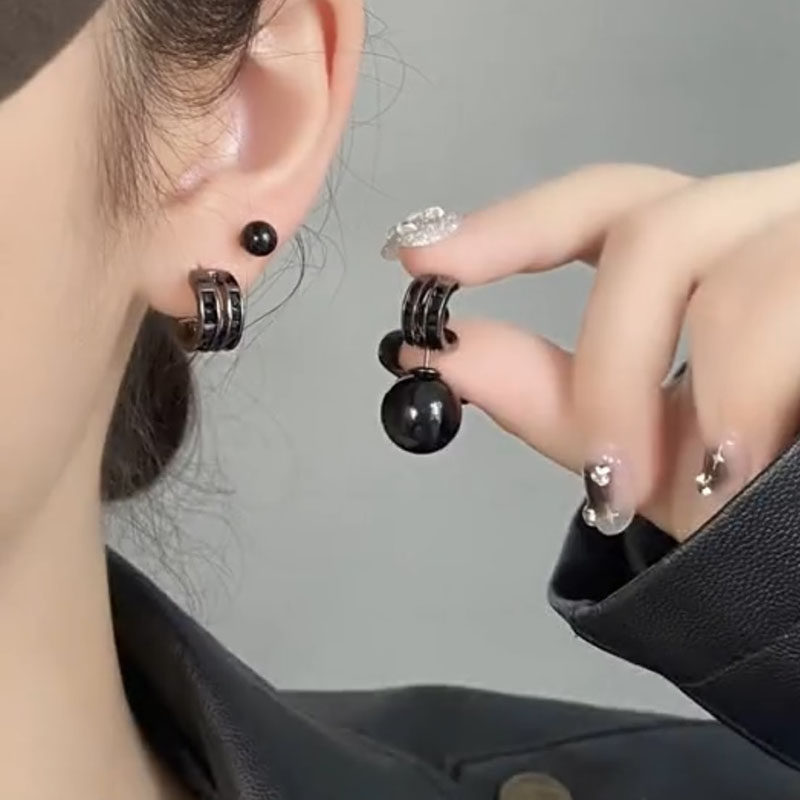 一款多戴黑色珍珠锆石耳钉女