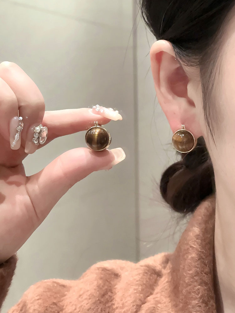 美拉德圆形虎眼石耳扣女