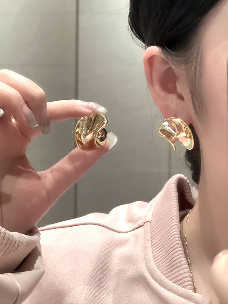 欧美风金属感立体螺旋耳钉