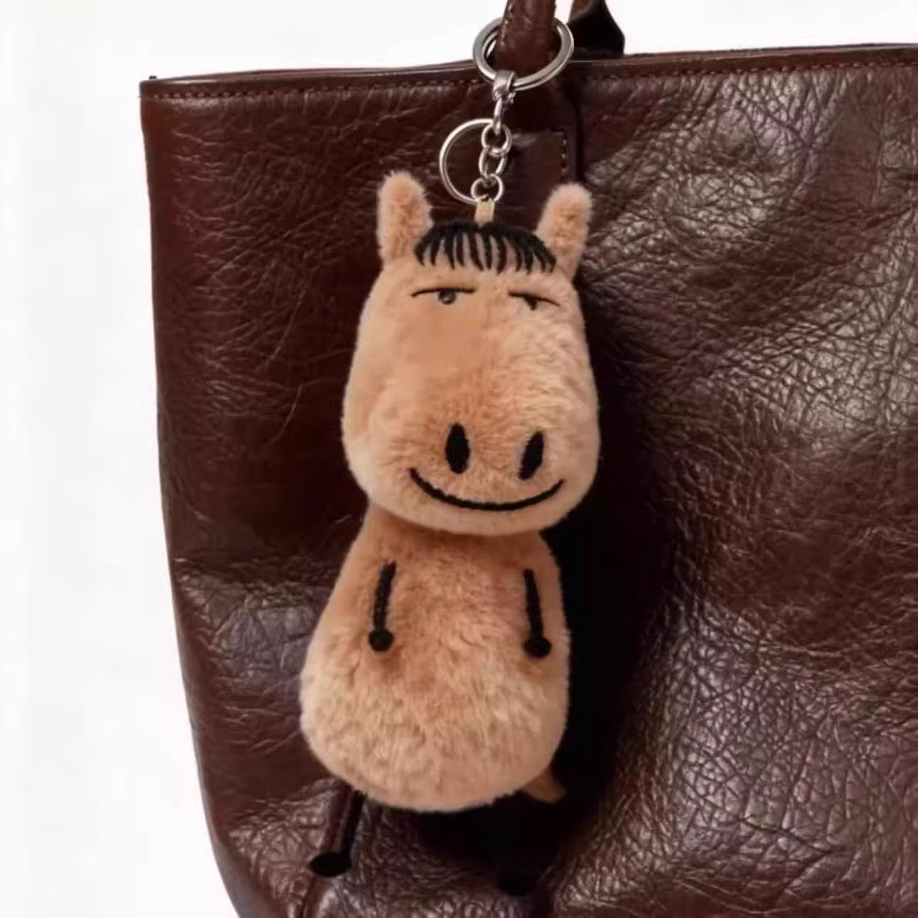 马年牛马也要坚持努力抽象毛绒玩偶钥匙扣挂件丑萌公仔包包挂饰