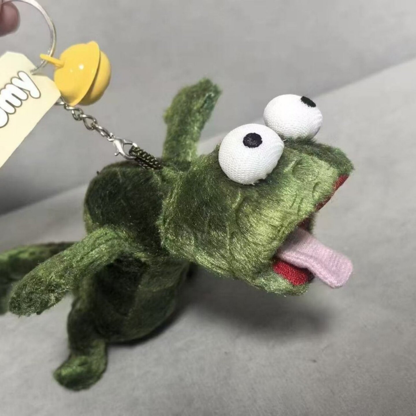 搞怪吐舌小蜥蜴毛绒钥匙扣挂件