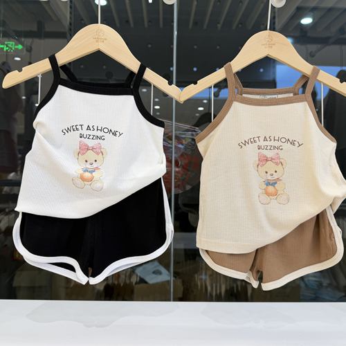 夏季女童小熊吊带短裤套装