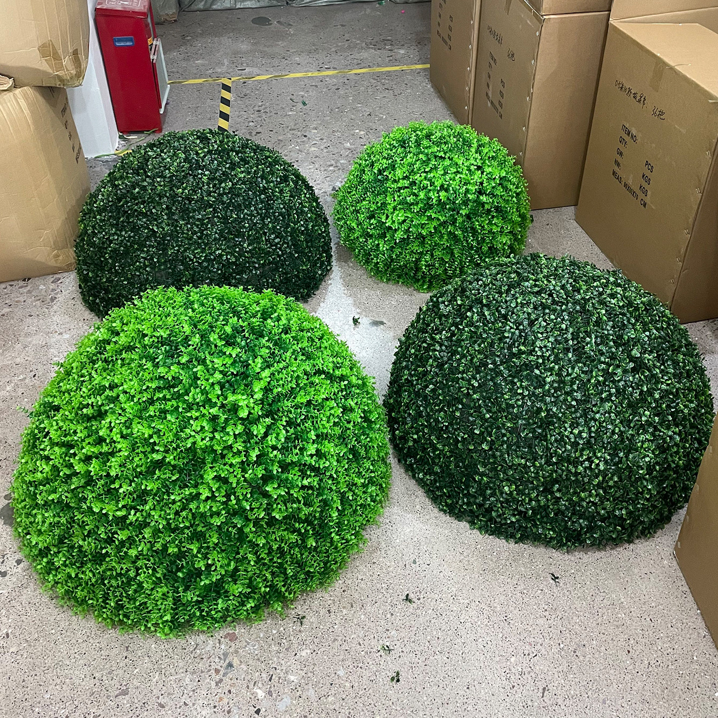 户外井盖遮挡装饰品遮丑尤加利草球仿真塑料草球米兰草球黄杨草球图片