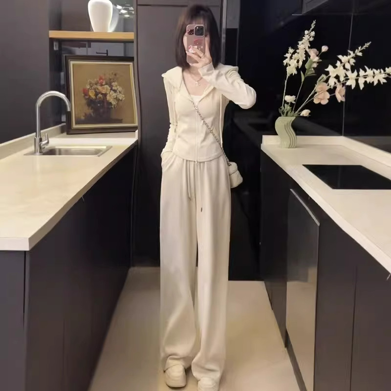 班奈悦高级感连帽卫衣高腰阔腿裤套装早春遮肉显瘦运动休闲两件套