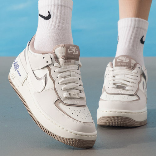 耐克女子舒适百搭板鞋