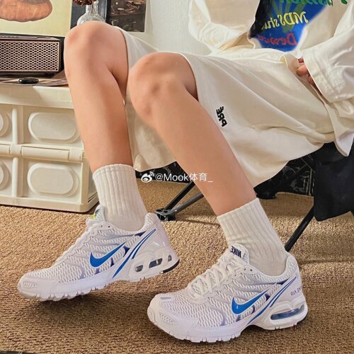 Nike耐克Air女子气垫跑步鞋