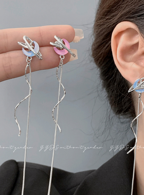 yyds！清冷气质蓝色月亮流苏耳环女高级感显脸瘦耳钉小众独特耳饰