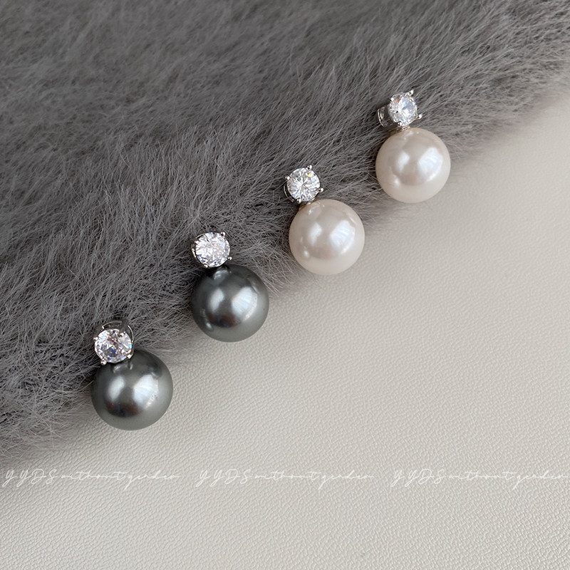 YYDS丨精致镶钻灰色珍珠耳钉
